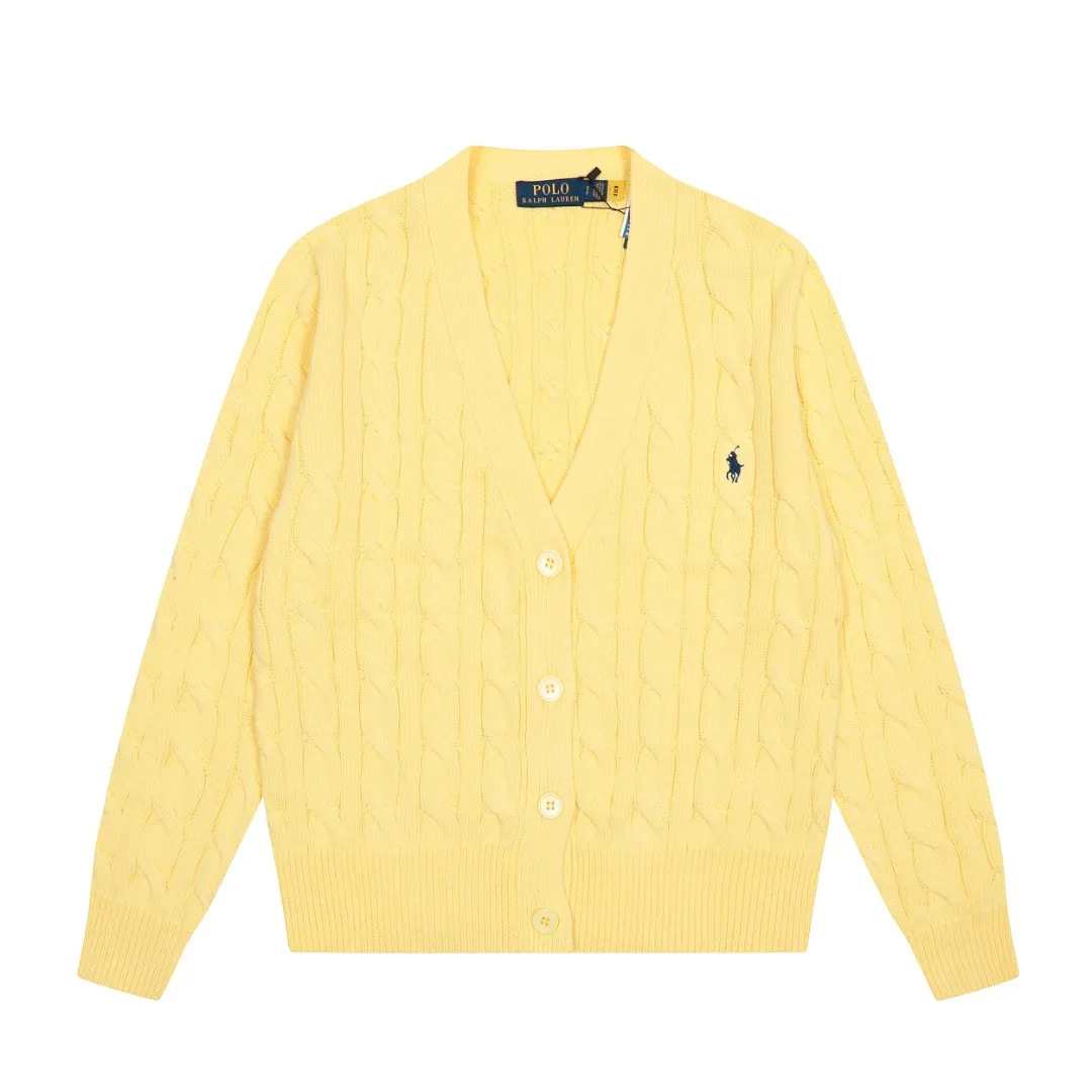 P250 Top quality" Style number: DS113# (not off the shelves all year round) [Ralph Lauren large V-neck solid color pony embroidered logo twist knitted cardigan] ✅Ralph Lauren classic basic versatile goddess style large V-neck knitted cardigan jacket ✅Main supply platform live broadcast Wholesale entities Replenish when out of stock Not off the shelves ✅ZP quality 1:1 version Scan the code to enter the GF website Counter quality ✅Detailed quality is the only one in Guangzhou Imported quality cotton yarn, focusing on high-end, cost-effective, good quality needless to say ✅The version is restored to the original order, the maximum size can be worn up to 160 pounds, loose, comfortable and stress-free ✅The upper body is simple and easy to match, ootd must-have style, good-looking clothes are never picky, a must-have in the goddess' wardrobe. Size: S-XL Color: Black White Gray Light Blue Khaki Pink Yellow Chinese Red Navy Blue White Label Navy Blue Red Label